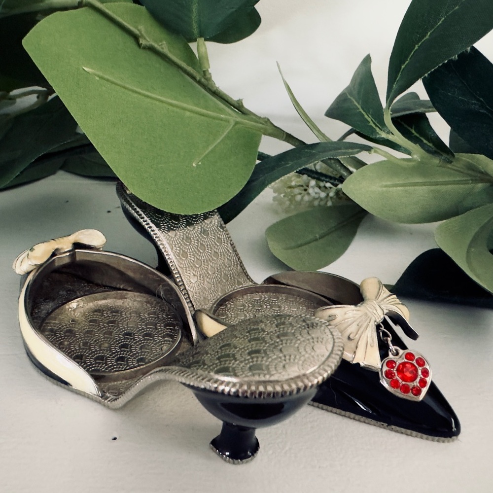 PartyLite 2 Shoe Tealight Holder Enamel Cast Metal Austrian Crystal 5.5"Wx1.5" - Picture 7 of 11